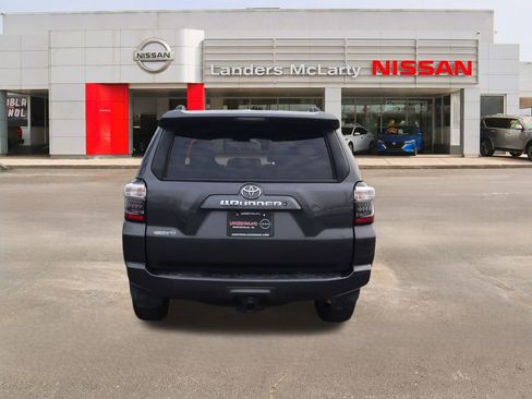Used 2020 Toyota 4Runner SR5 image 4