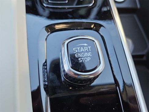 New 2025 Volvo XC60 T8 Plus w/ Protection Package Premier image 34