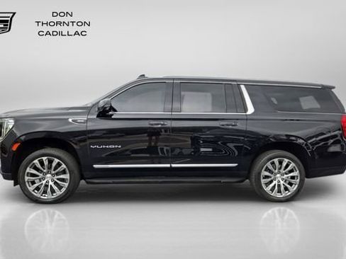 Used 2022 GMC Yukon XL SLT w/ SLT Premium Package AWD/4WD image 2