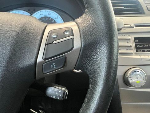 Used 2010 Toyota Camry LE FWD image 23