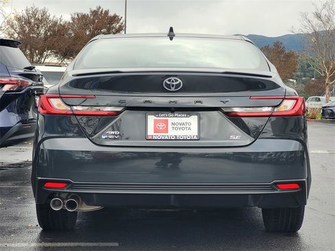 Used 2025 Toyota Camry SE image 7