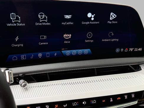 Used 2025 Cadillac Optiq Sport 2 w/ LPO, Floor Liner Package AWD/4WD image 6