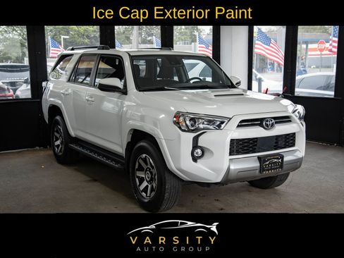 Used 2024 Toyota 4Runner TRD Off-Road AWD/4WD image 3