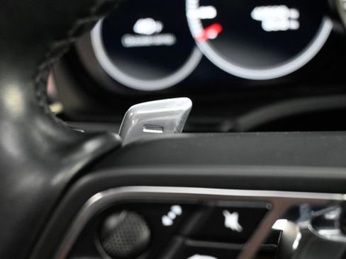 Used 2019 Porsche Cayenne Turbo w/ Premium Plus Package image 76