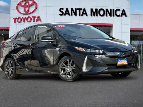 Used 2021 Toyota Prius Prime XLE w/ Carpet Mat Package (TMS) image 2