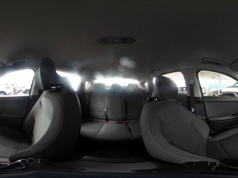 Used 2025 Kia K4 LXS image 41