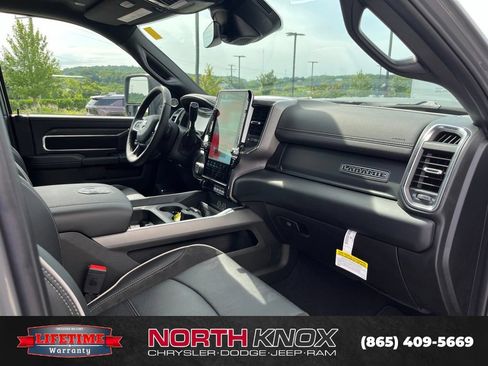 New 2026 RAM 2500 Laramie AWD/4WD image 30