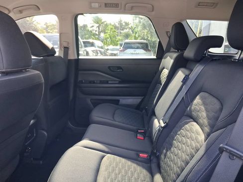 Certified 2023 Nissan Pathfinder SV FWD image 8