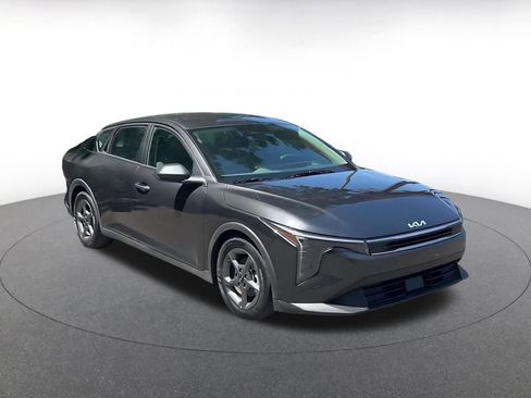 Used 2025 Kia K4 FWD image 3