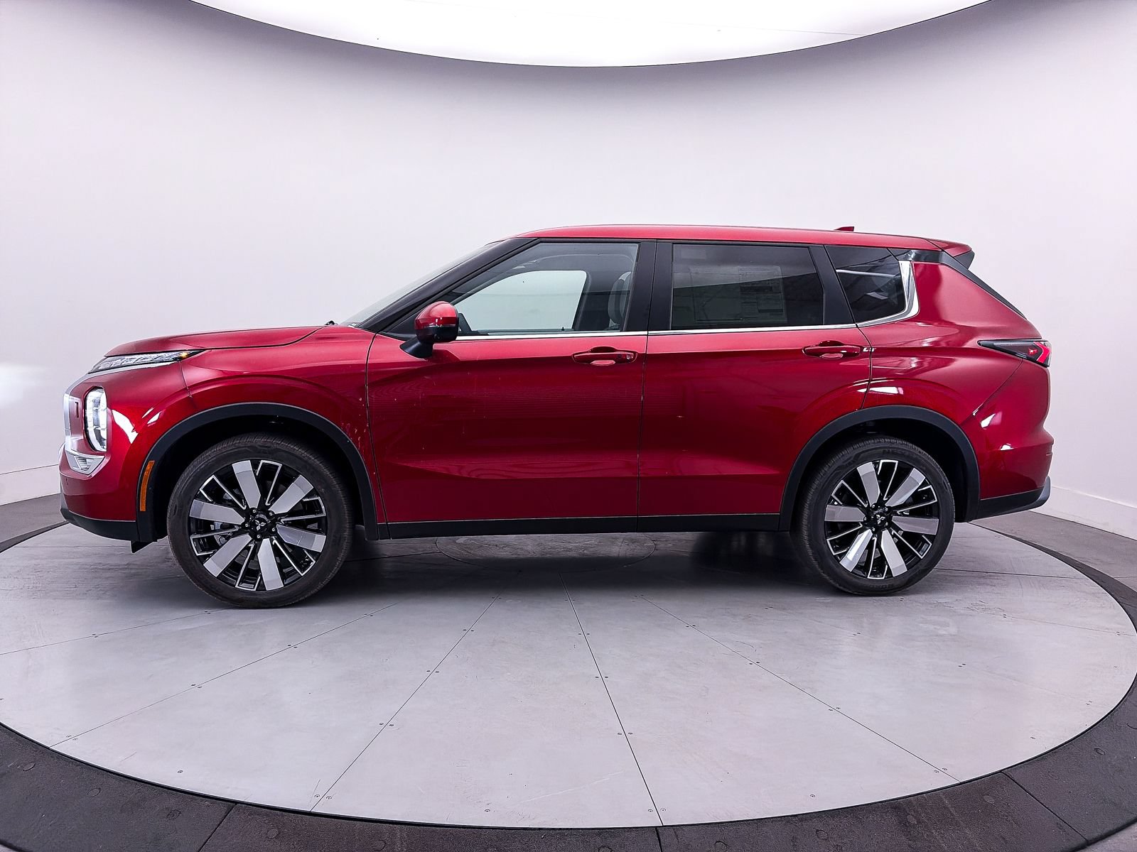 Used 2026 Mitsubishi Outlander SE AWD/4WD image 4