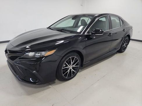 Certified 2024 Toyota Camry SE image 8