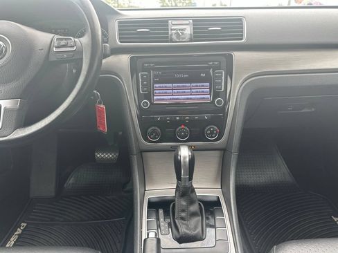 Used 2015 Volkswagen Passat 1.8T SE FWD image 18