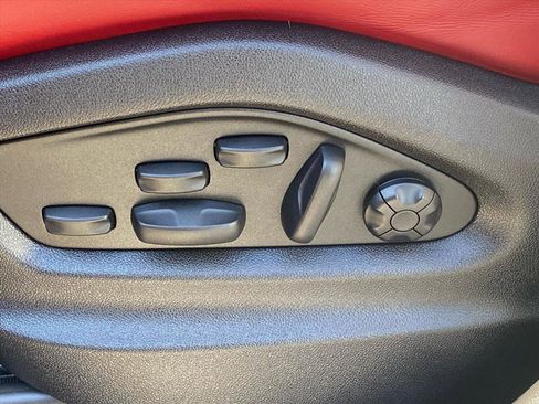 Used 2023 Porsche Cayenne Platinum Edition image 10