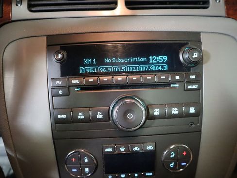 Used 2014 GMC Sierra 3500 SLT w/ SLT Convenience Package image 48