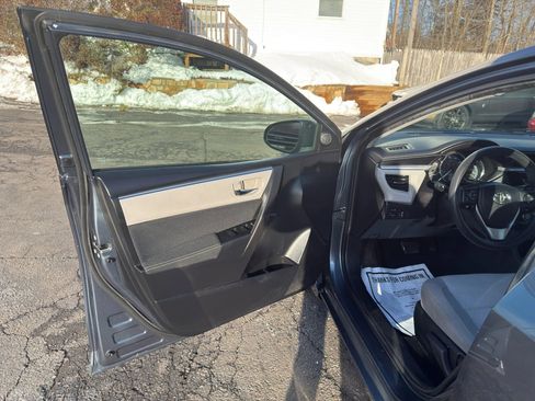 Used 2015 Toyota Corolla LE image 15