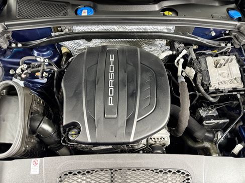 Used 2020 Porsche Macan AWD/4WD image 14