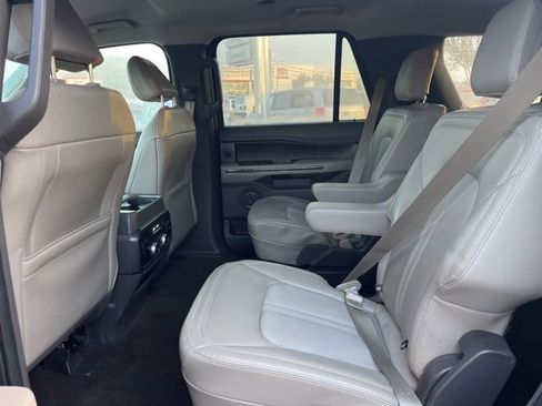 Used 2021 Ford Expedition Limited RWD image 12