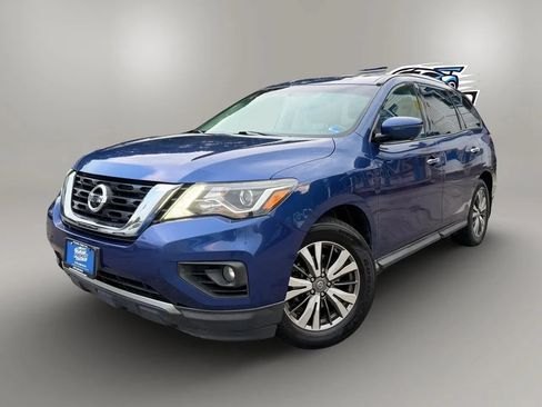 Used 2018 Nissan Pathfinder SL w/ Cargo Package FWD image 1