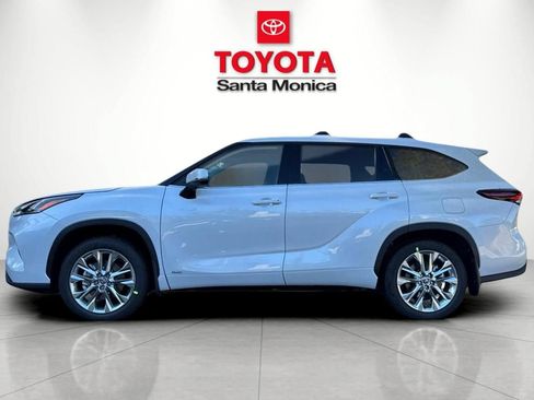 New 2026 Toyota Highlander Limited AWD/4WD image 8