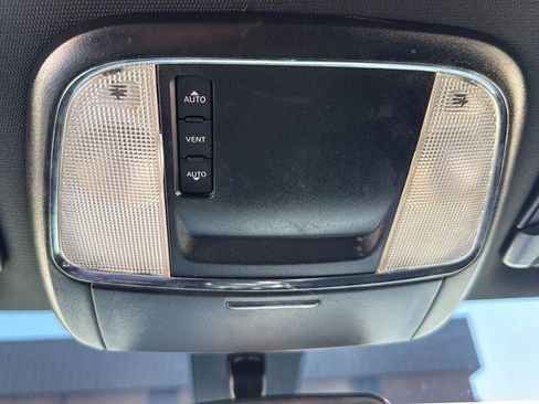 Used 2019 Dodge Charger SXT RWD image 39