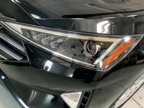 Used 2019 Hyundai Elantra SE image 27