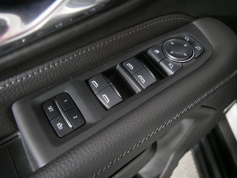 Used 2024 GMC Yukon Denali AWD/4WD image 15