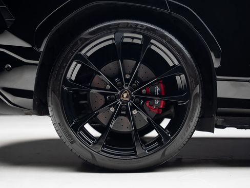 Used 2019 Lamborghini Urus AWD/4WD image 36