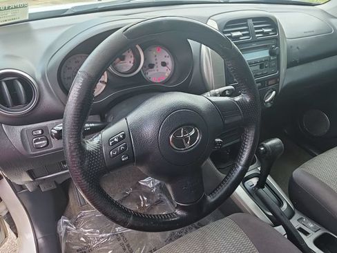 Used 2005 Toyota RAV4 2WD image 16