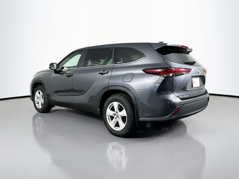 Certified 2025 Toyota Highlander LE AWD/4WD image 5
