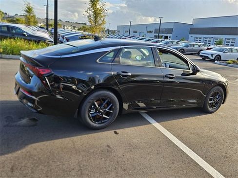New 2026 Kia K5 LXS image 10