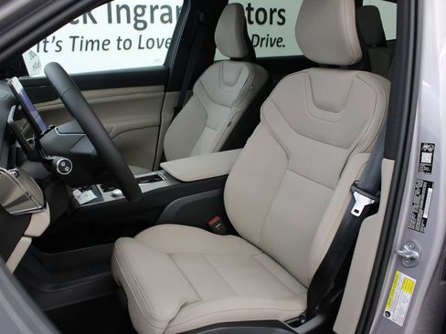 New 2026 Volvo EX90 Plus RWD image 14