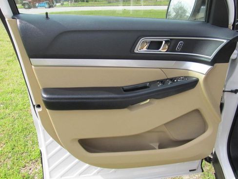 Used 2017 Ford Explorer XLT w/ Equipment Group 202A image 27