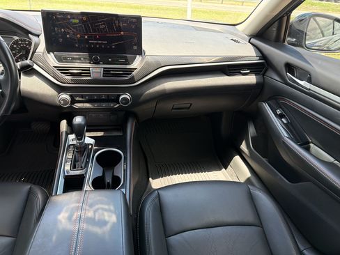 Used 2023 Nissan Altima 2.5 SR w/ SR Premium Package FWD image 29