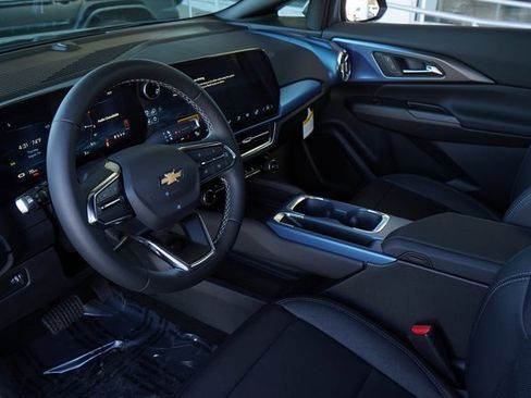 New 2025 Chevrolet Equinox EV LT image 22