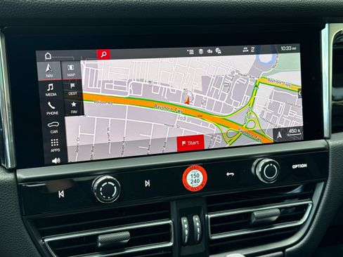 Certified 2026 Porsche Macan AWD/4WD image 22