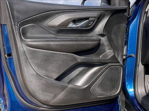 Used 2022 GMC Terrain SLE w/ Driver Convenience Package image 17