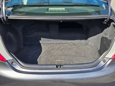 Used 2012 Toyota Camry XLE w/ Leather Pkg FWD image 11