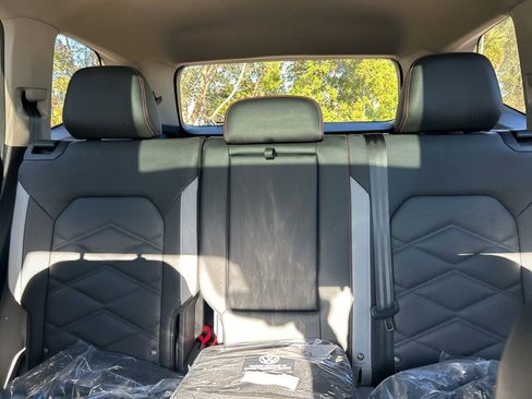 Certified 2025 Volkswagen Atlas Peak Edition SE image 14