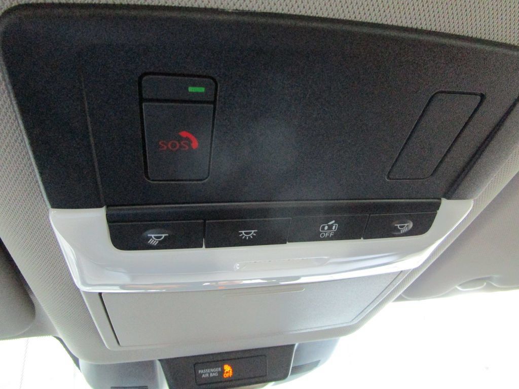 Used 2024 Nissan Rogue SL FWD image 35