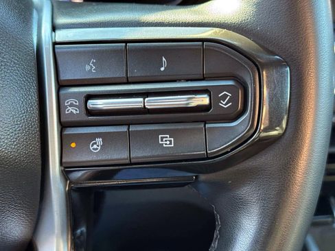 Used 2023 Chevrolet Colorado LT w/ LT Convenience Package III image 16