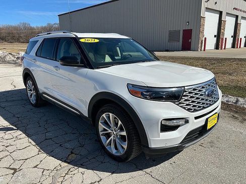 Used 2021 Ford Explorer Platinum w/ Equipment Group 601A AWD/4WD image 7