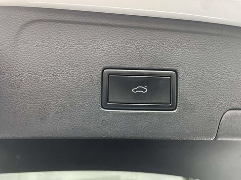 Used 2020 Volkswagen Atlas Cross Sport SEL AWD/4WD image 13