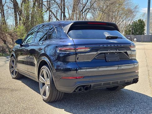 Certified 2023 Porsche Cayenne S Platinum AWD/4WD image 3