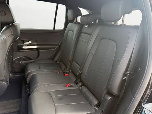 Used 2023 Mercedes-Benz GLB 250 w/ Premium Package image 13