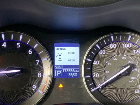 Used 2015 INFINITI Q70 3.7 image 23