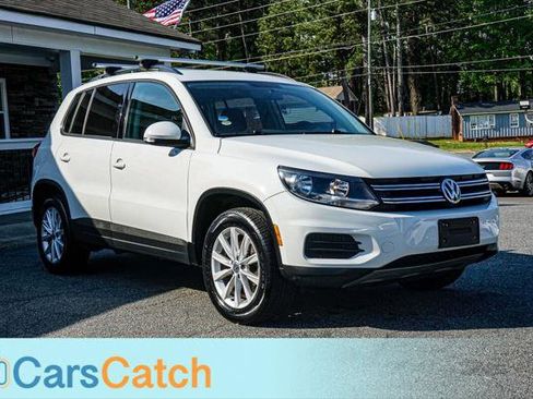 Used 2017 Volkswagen Tiguan Limited w/ Premium Package image 10
