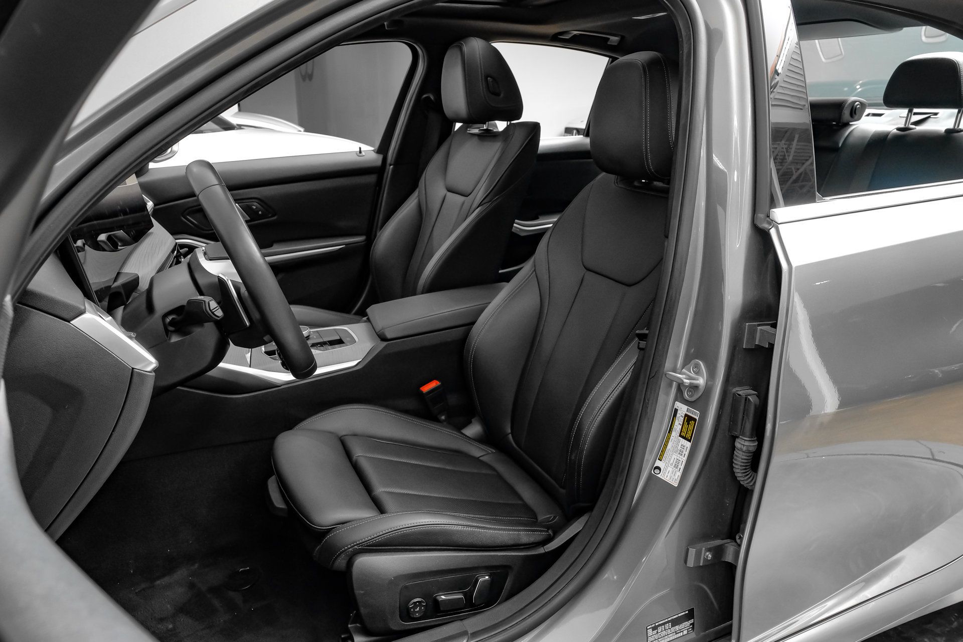 Used 2025 BMW 330i Sedan RWD image 33