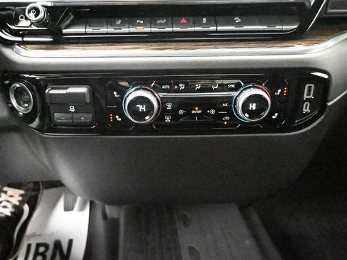 Certified 2025 GMC Sierra 2500 SLE w/ SLE Convenience Package image 9