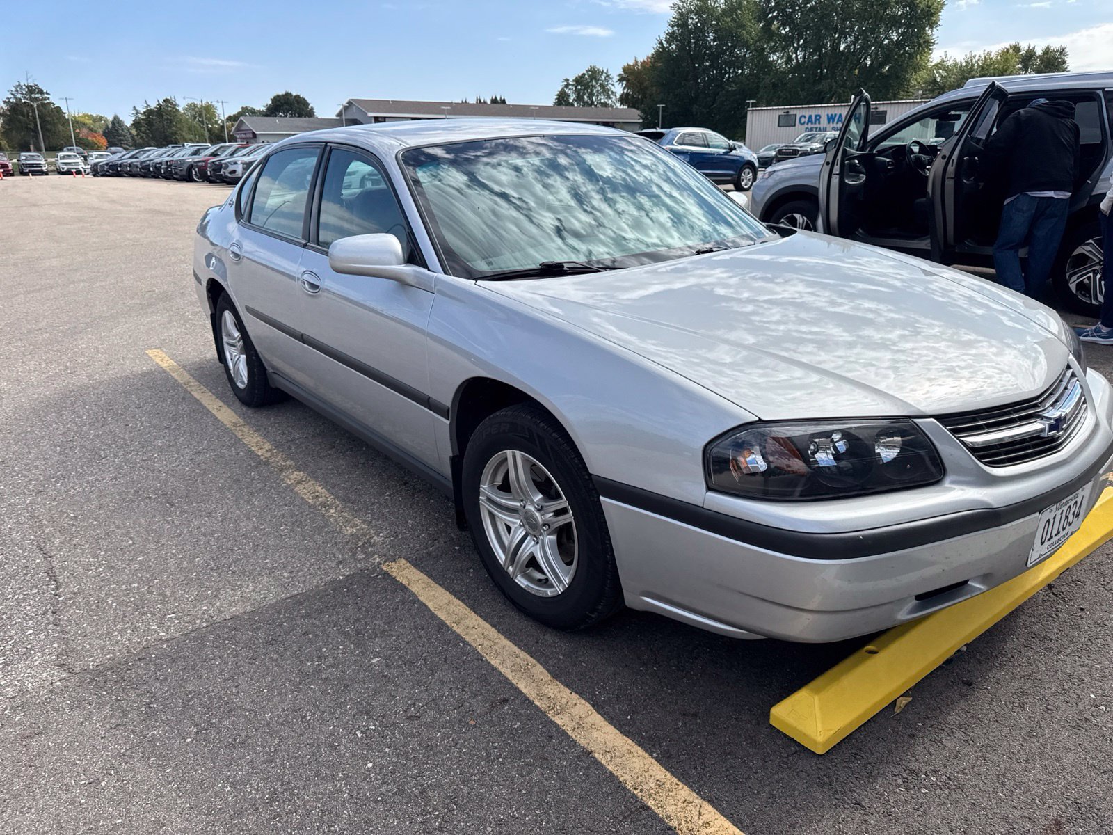 Used 2001 Chevrolet Impala w/ Preferred Equipment Group FWD image 2