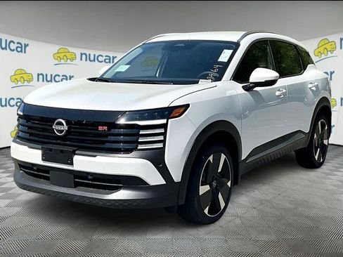 New 2025 Nissan Kicks SR FWD image 3